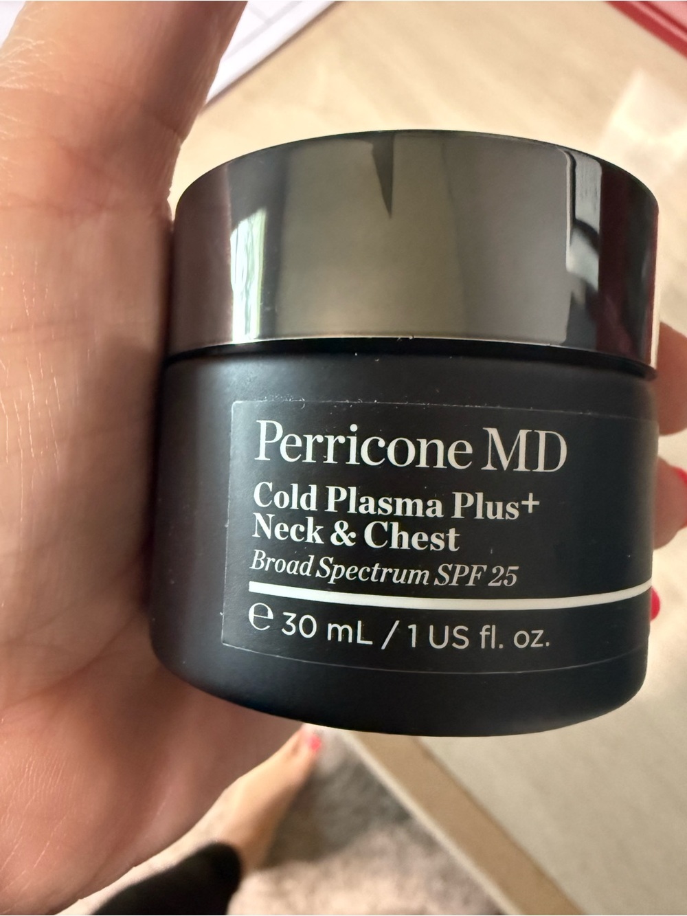 Perricone MD Cold Plasma Plus+ Neck & Chest SPF 25 - Black